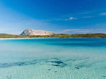 De schitterende zee van het strand Lu Impostu - Sardinie